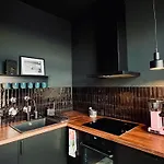 Atelier Noe Noir - Kunstvoll Wohnen - Wunderbares Fruehstueck Moeglich - Ruhig Und Nah Am Zentrum - *
