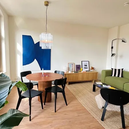 Atelier Noé Noir - Kunstvoll Wohnen - Wunderbares Frühstück Möglich - Ruhig Und Nah Am Zentrum - Apartamento Chemnitz