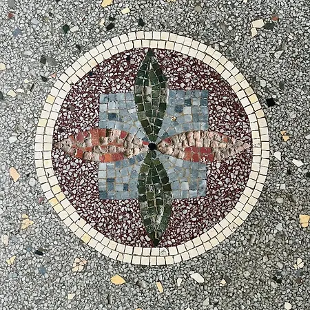 Atelier Noé Noir - Kunstvoll Wohnen - Wunderbares Frühstück Möglich - Ruhig Und Nah Am Zentrum - *