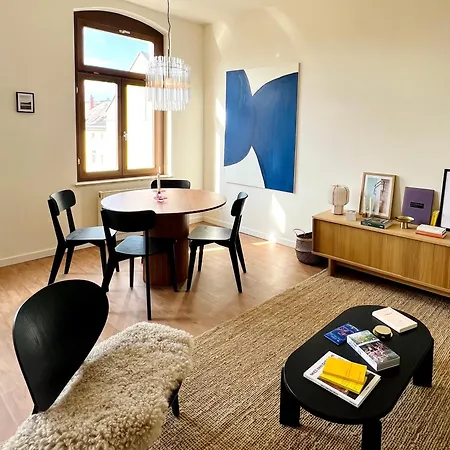 Atelier Noe Noir - Kunstvoll Wohnen - Wunderbares Fruehstueck Moeglich - Ruhig Und Nah Am Zentrum - Lägenhet