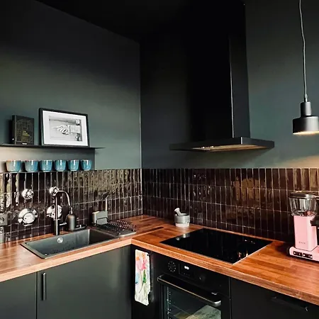 Atelier Noé Noir - Kunstvoll Wohnen - Wunderbares Frühstück Möglich - Ruhig Und Nah Am Zentrum - *