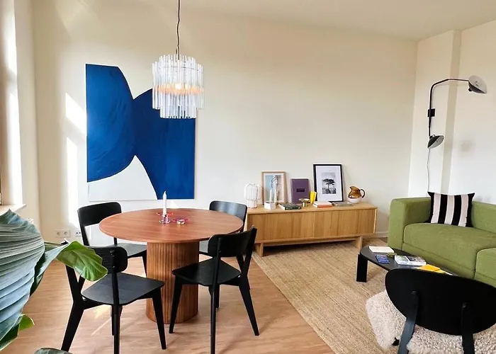 Atelier Noe Noir - Kunstvoll Wohnen - Wunderbares Fruehstueck Moeglich - Ruhig Und Nah Am Zentrum - Apartment Chemnitz