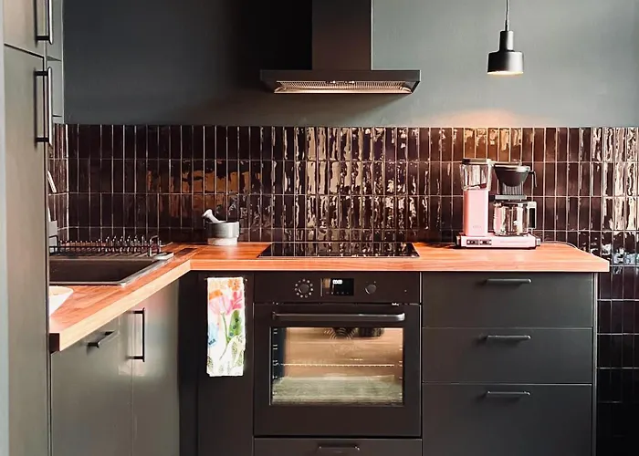 Atelier Noe Noir - Kunstvoll Wohnen - Wunderbares Fruehstueck Moeglich - Ruhig Und Nah Am Zentrum - *