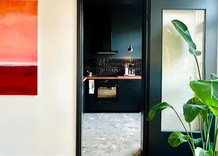 Apartment Atelier Noe Noir - Kunstvoll Wohnen - Wunderbares Fruehstueck Moeglich - Ruhig Und Nah Am Zentrum - *